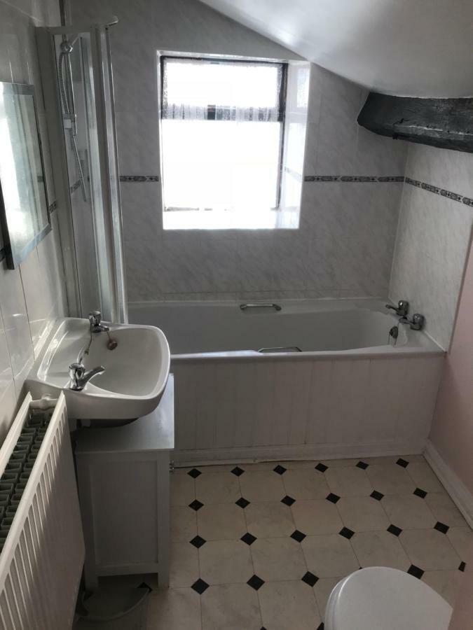 The Cottage, Cosy 2 Bedroom Pet Friendly Perfect For Contractors Free Secure Parking,Cctv Лидс Экстерьер фото